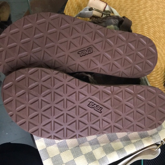 Teva - Picture 3 of 5